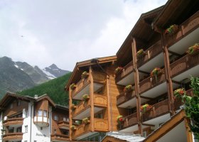 svycarsko-hotel-schweizerhof-014.jpg