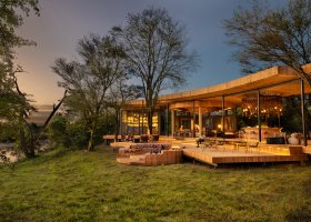 tanzanie-hotel-beyond-grumeti-serengeti-river-lodge-026.jpg