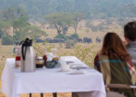 uganda-hotel-ishasha-wilderness-camp-002.jpg
