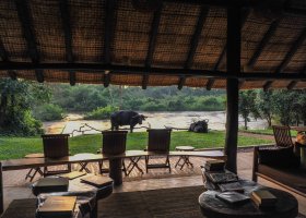 uganda-hotel-ishasha-wilderness-camp-003.jpg