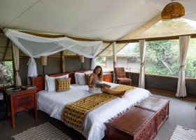 uganda-hotel-ishasha-wilderness-camp-014.jpg