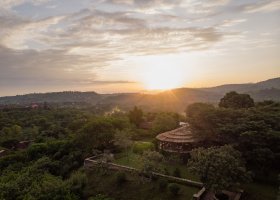 uganda-hotel-kyambura-gorge-lodge-005.jpg
