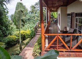 uganda-hotel-nkuringo-gorilla-lodge-023.jpg