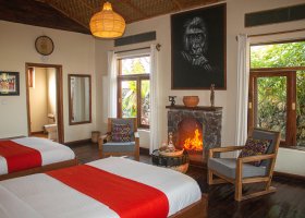 uganda-hotel-nkuringo-gorilla-lodge-024.jpg