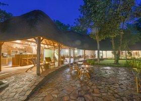 uganda-hotel-primate-lodge-kibale-001.jpg
