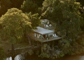 zimbabwe-hotel-victoria-falls-river-lodge-016.jpg