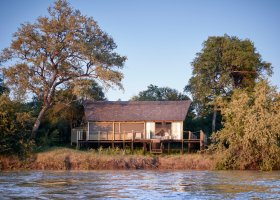 zimbabwe-hotel-victoria-falls-river-lodge-019.jpg