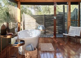 zimbabwe-hotel-victoria-falls-river-lodge-033.jpg