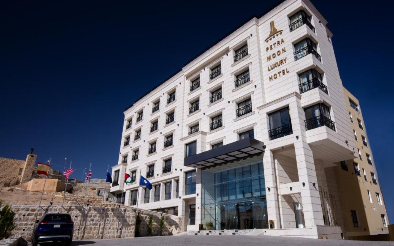 Petra Moon Luxury Hotel