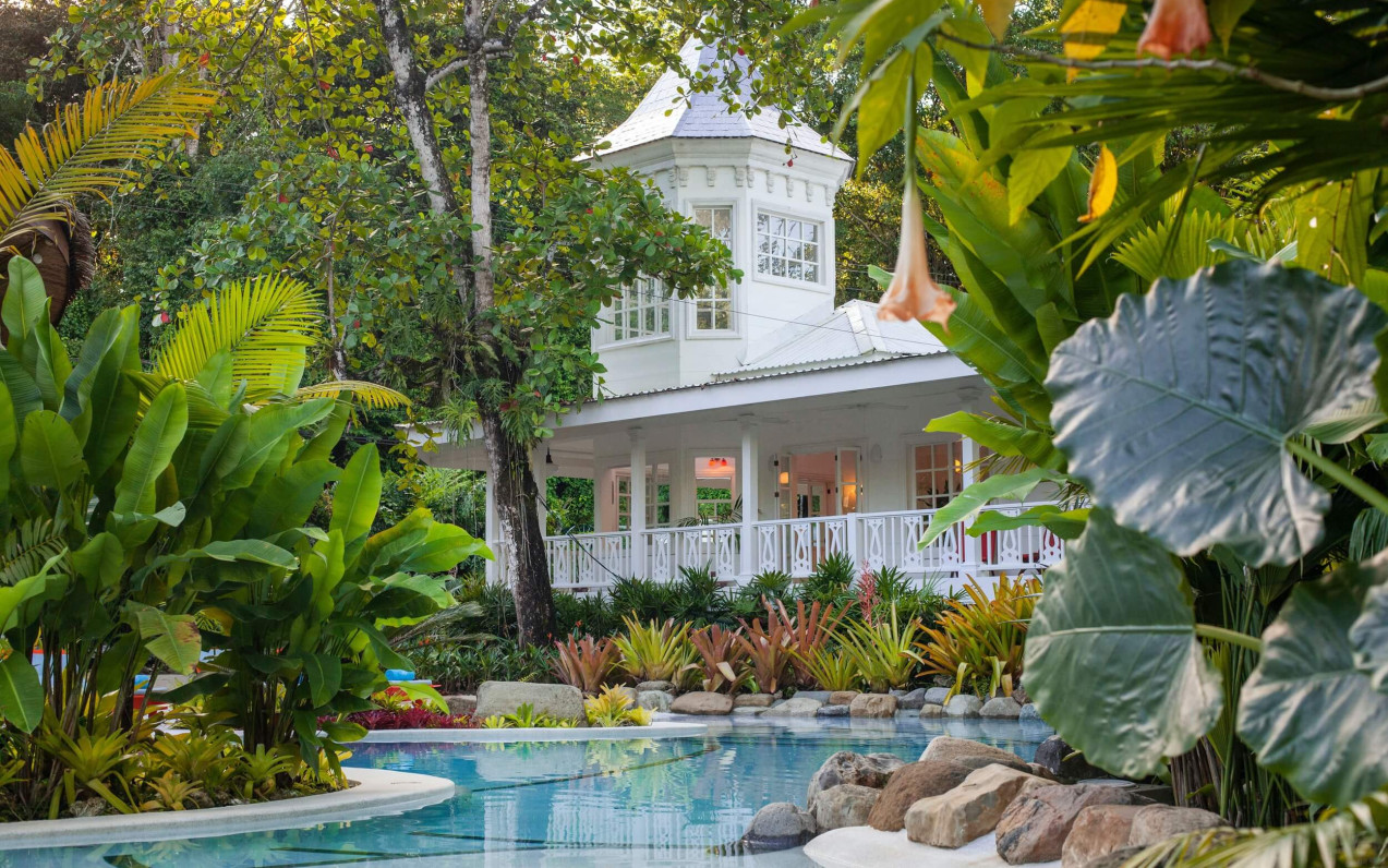 Hotel Aguas Claras