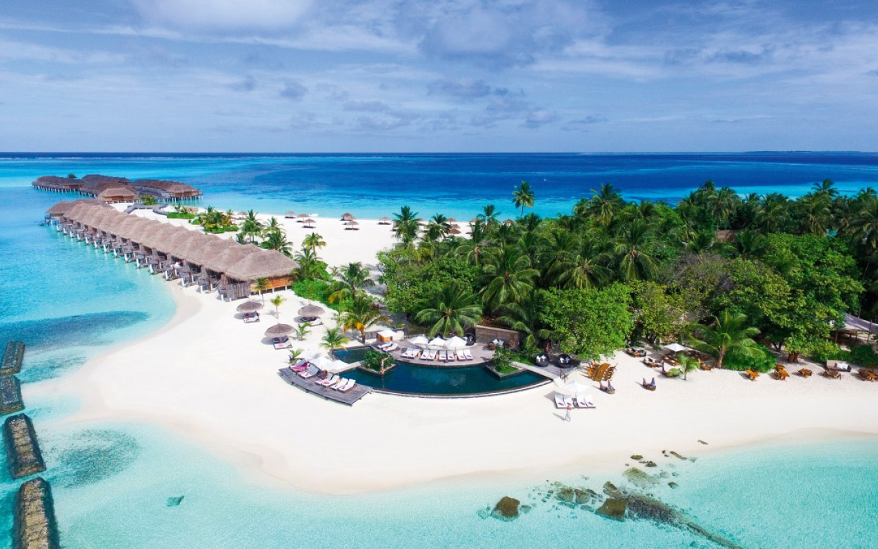 Constance Moofushi Resort