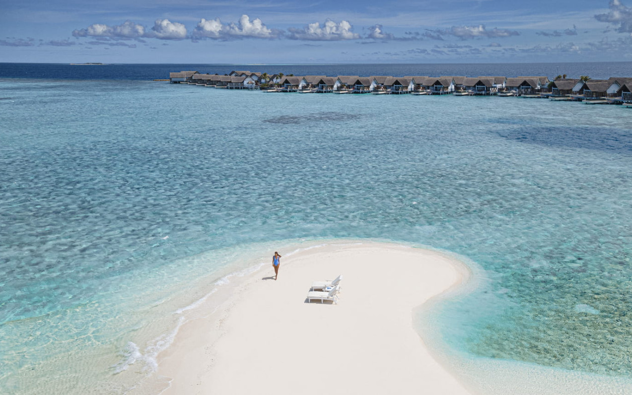 Four Seasons Landaa Giraavaru