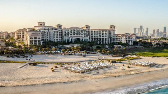 The St. Regis Saadiyat Island Resort, Abu Dhabi *****