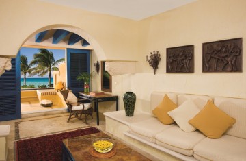 Ocean Front One Bedroom Suite with Plunge Pool (115 m²)