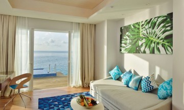 Sunset Aqua Pool Suite