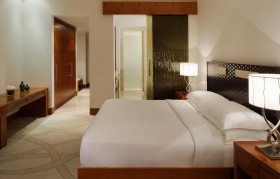 1 King Bed Club Access