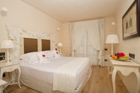 Superior Garden front