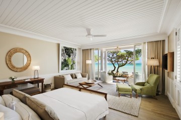 Deluxe Beach Front Suite (54 m²)