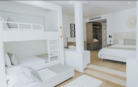 Family Club Junior Suite Swimout