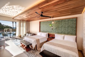 Swim-out Queen Suites