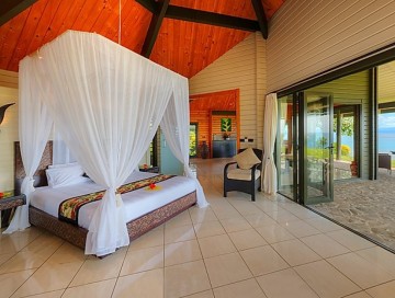 Luxury Oceanfront Villa