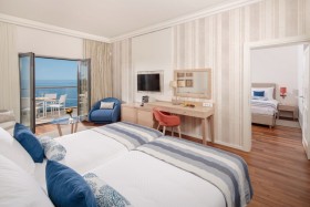 V Level Luxury Junior Suite with Balcony Spectacular Sea View
