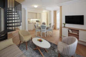 V Level Superior Castle Apartment Sea View