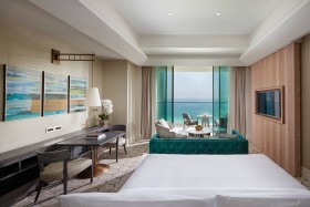 Premier Sea View Suite