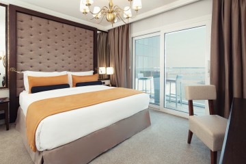 Premium One Bedroom Apartment (60-76 m²)