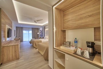 Junior Suite Deluxe Corner