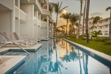 Junior Suite Deluxe Swim Up Corner