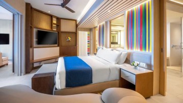 One Bedroom Master Swim Up Suite