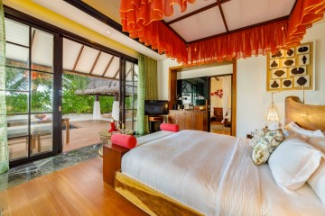 Sunrise Earth Pavilion (215 m2)