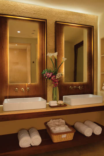 Preferred Club Junior Suite Swim Out Pool View