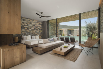 Deluxe Lagoon Family Room