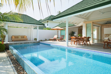 Grand Beach Residence with Pool