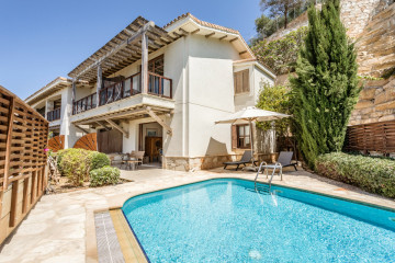 Executive Suite Eagles Nest with a Private Pool