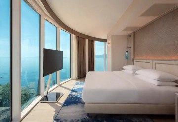 Panorama Suite with view