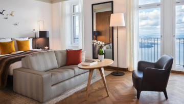 Lake View Deluxe Room with Terrace & Spa Access