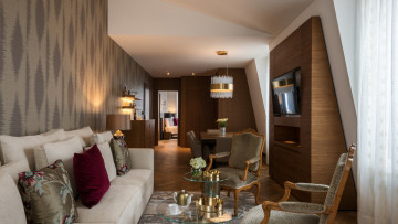 Lake View Prestige Suite with Spa Access