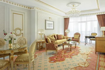 Premier Jacuzzi Suite One Bedroom