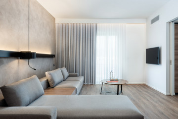 Family Suite Suite Sharing Pool Side Sea View