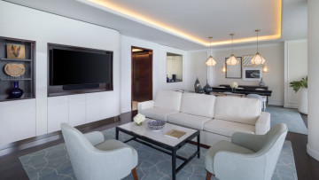 One Bedroom Corner Suite With Sea View (201 m²)