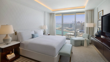 King Deluxe One Bedroom Suite (113 m²)