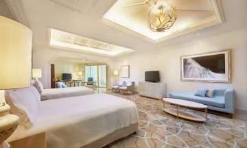 2 Bedroom Family Room with Sea View and Balcony