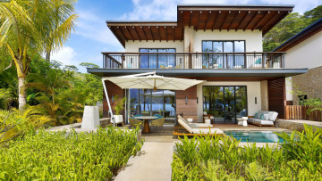 Three Bedroom Bay House with Plunge pool