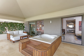 Family Roof Suite with Jacuzzi (52 m²)