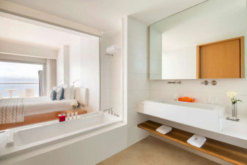 Executive Deluxe Suite (64 m2)