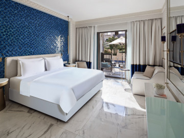 Two Bedroom Family Room Pool Access (90 m²)