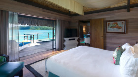 Overwater Premier Otemanu Villa with Whirlpool